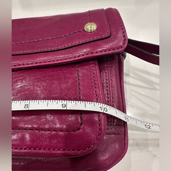 Coach Hampton Lindsey Magenta Leather Turn Lock Clutch. - Picture 6 of 16